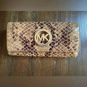 Michael Kors Continental wallet
